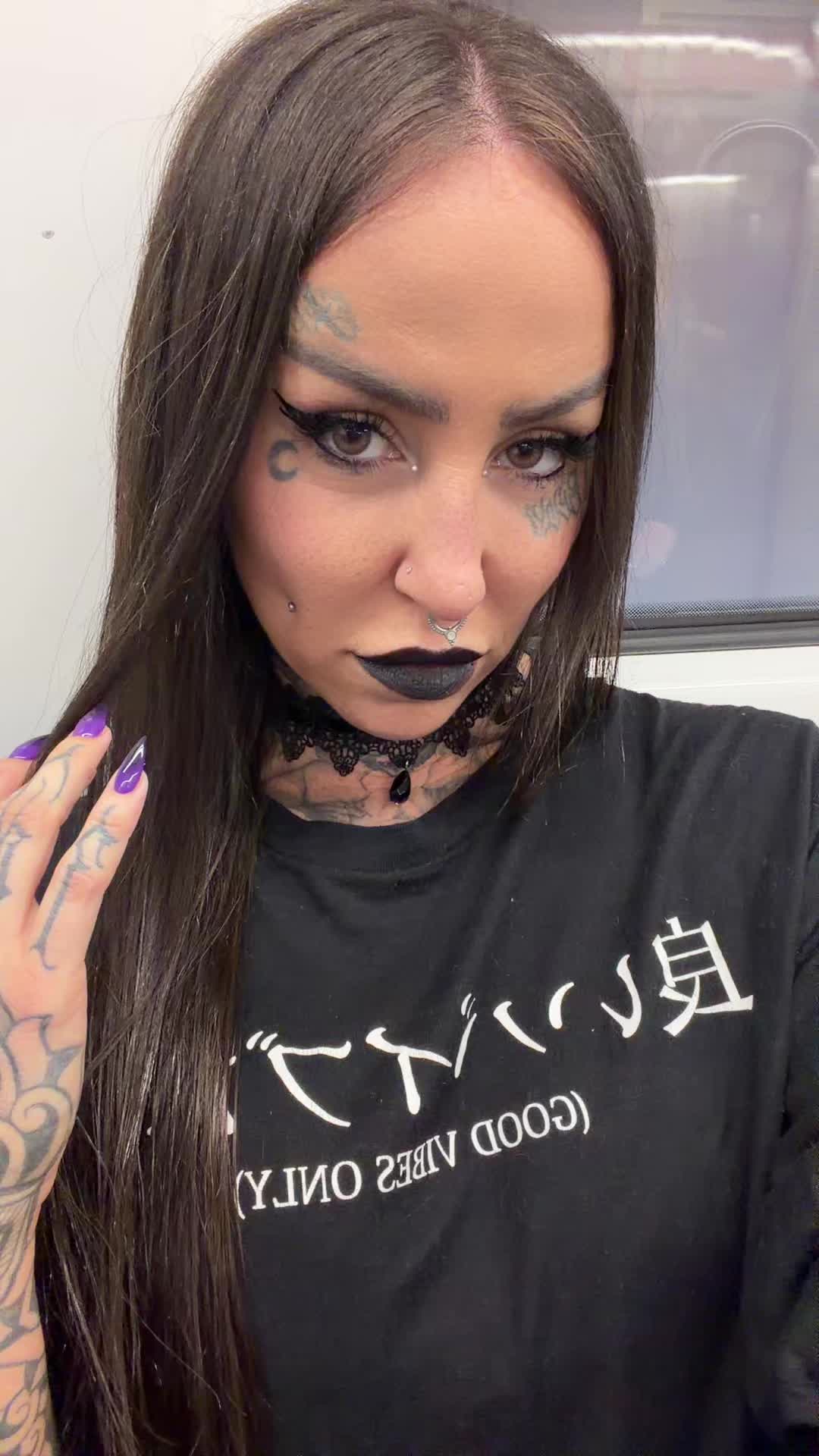 @itsazahara