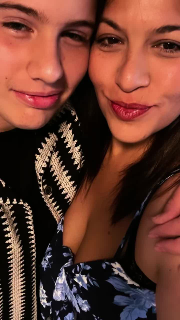 @nicoledimolina