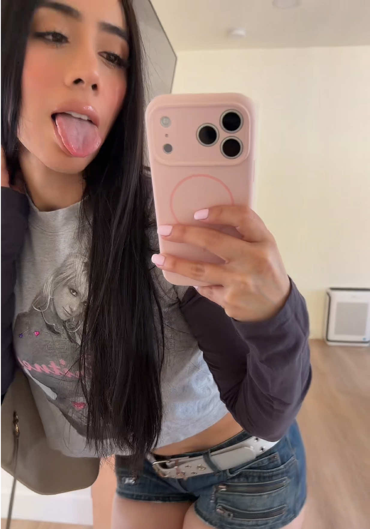 @Waifu Violet 🖤
