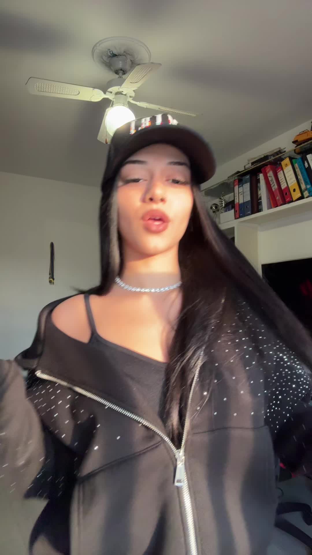 @Yasmina
