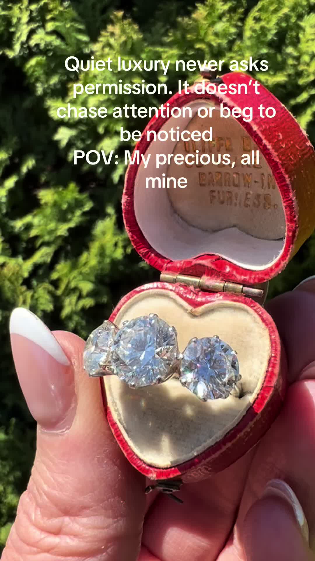 @Laurelle Antique Jewellery