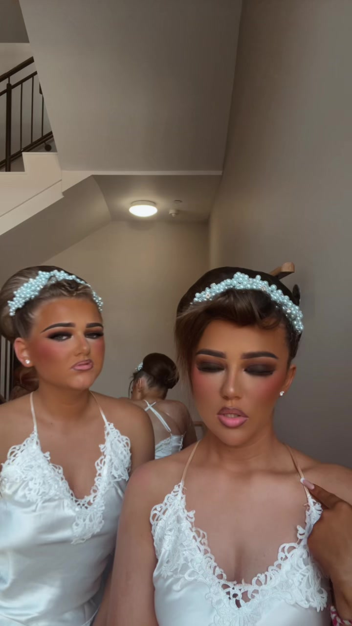 @ellensmag_18x