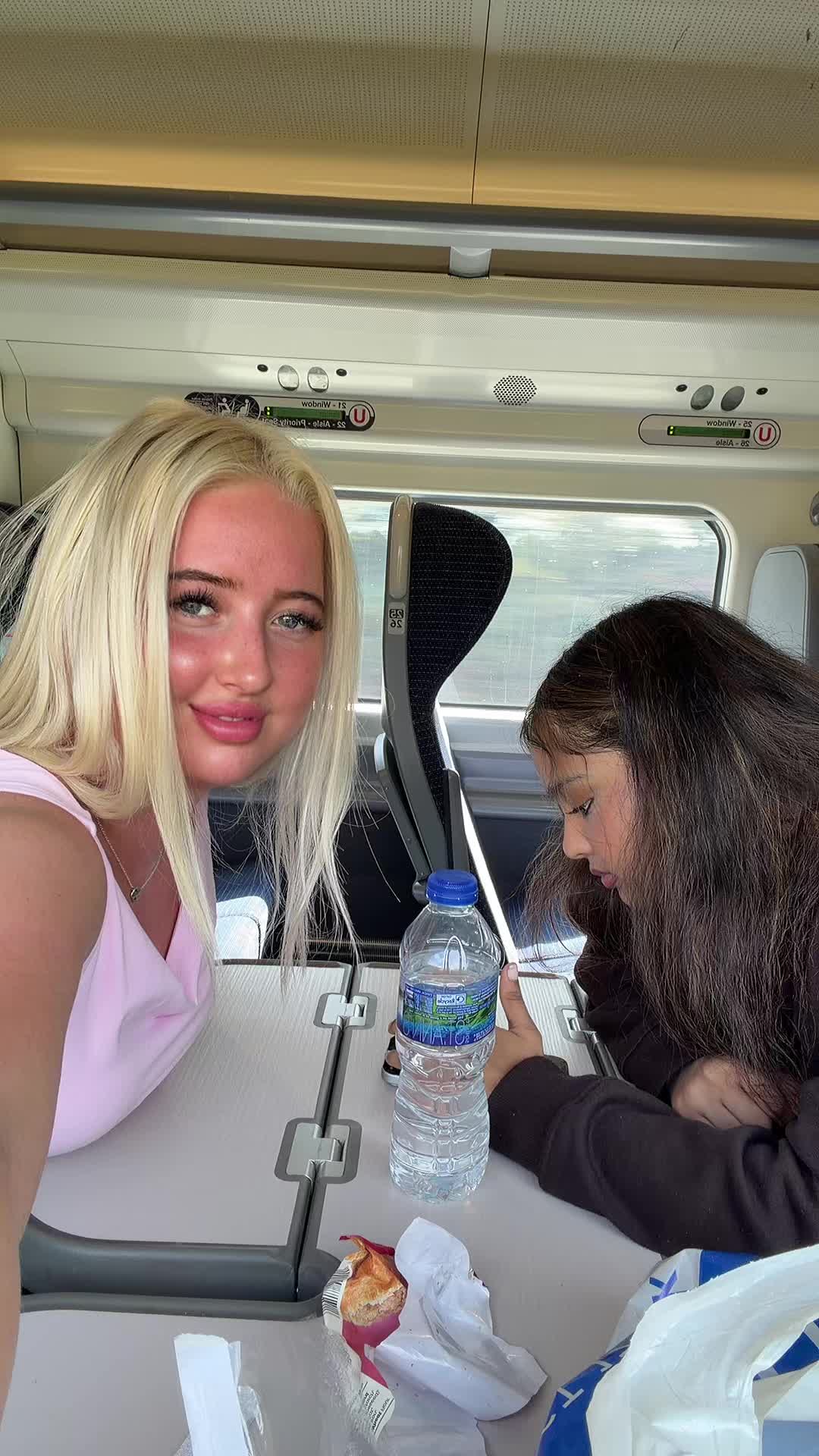 @Rachel Jane🦋