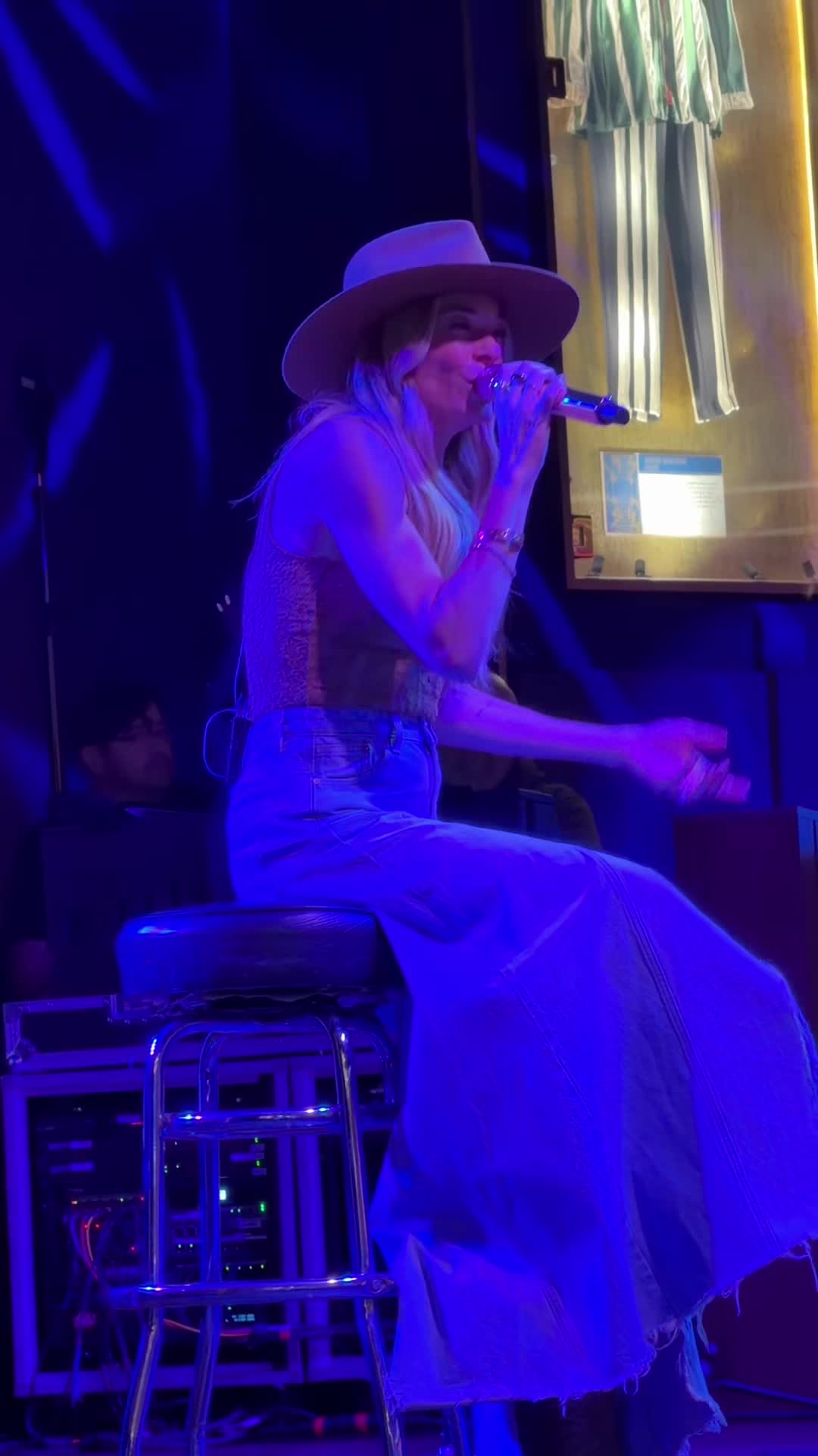 @LeAnn Rimes Cibrian