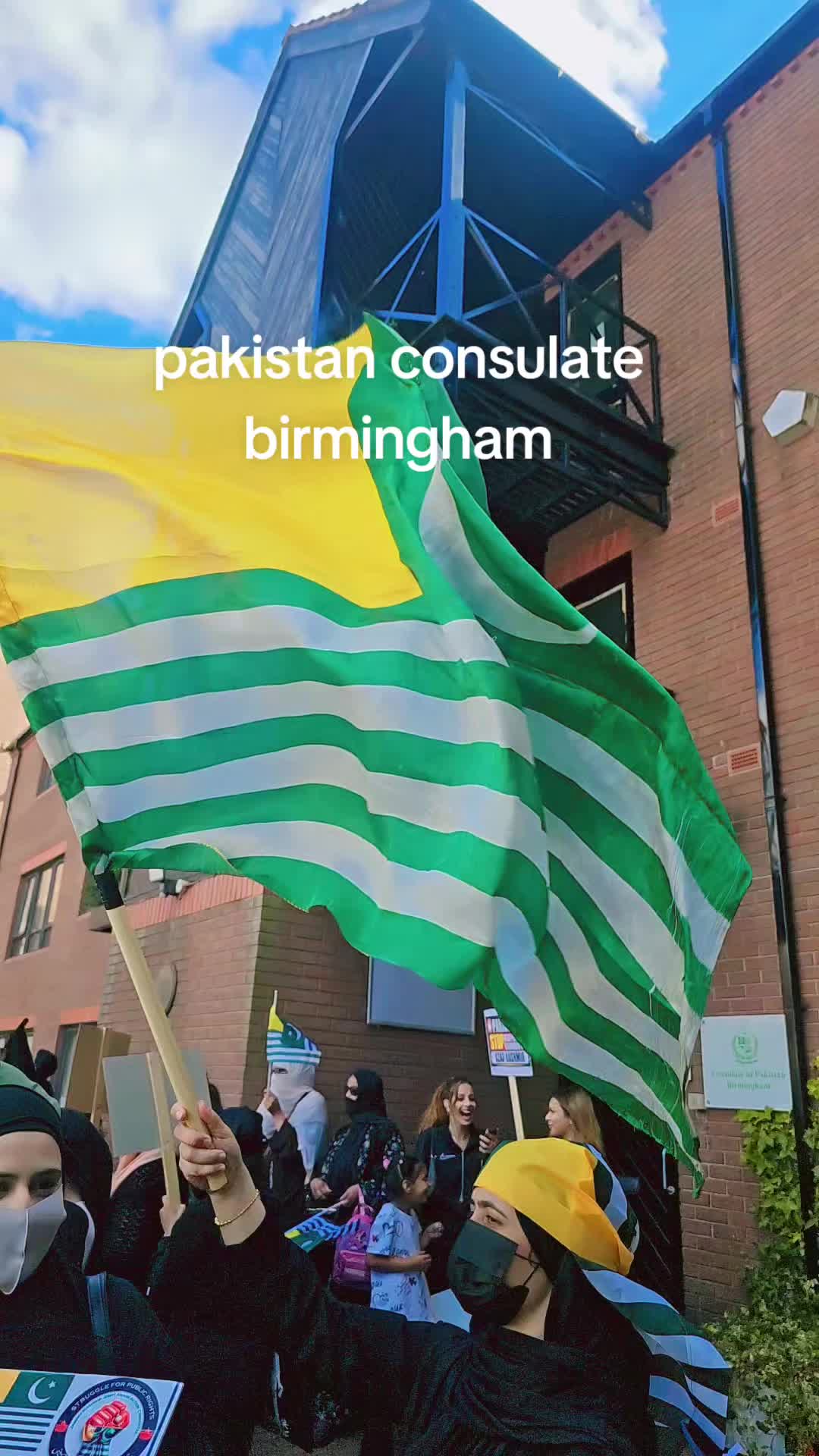 @kashmiri kuriii🇬🇧