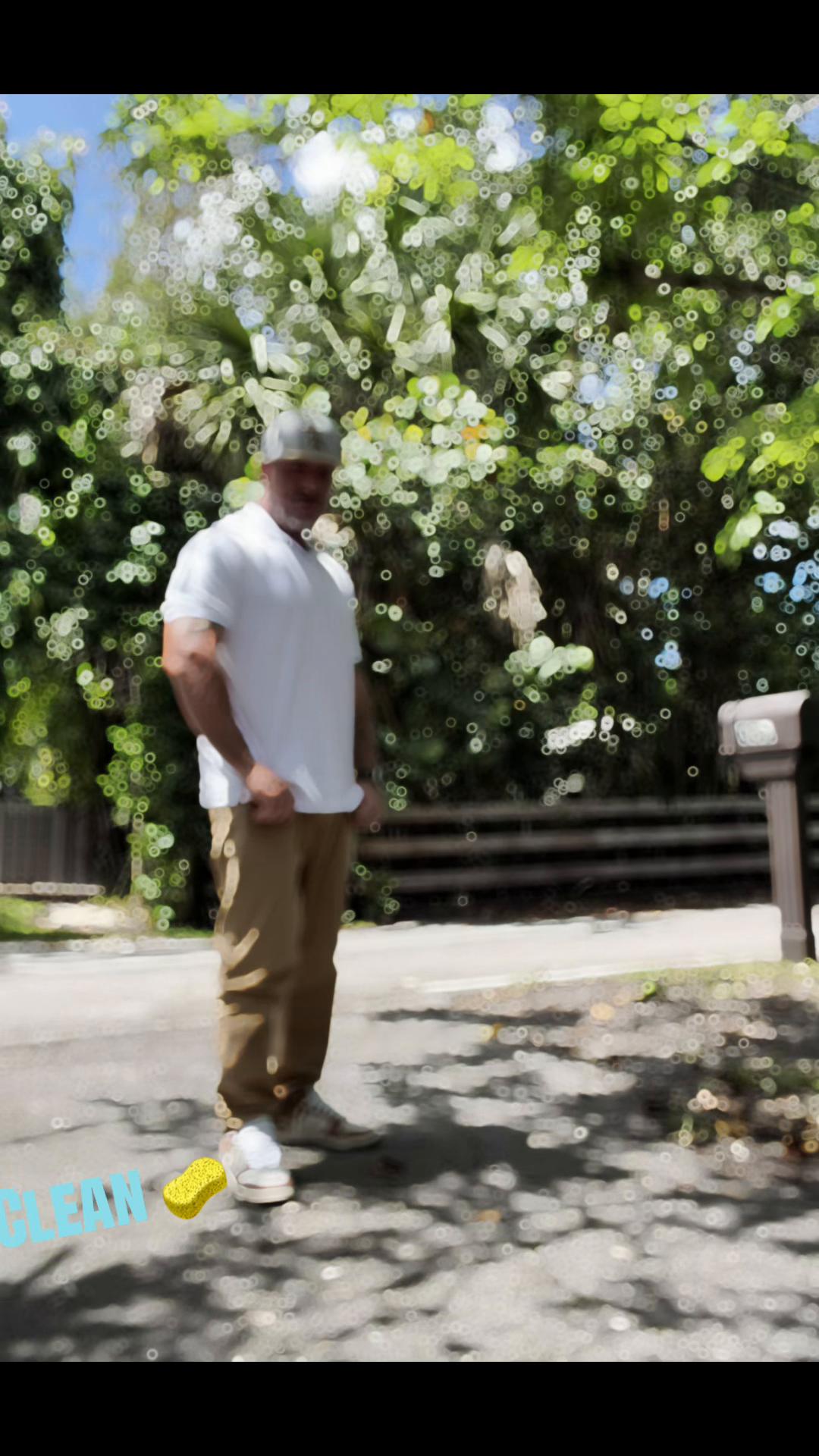@Alejó