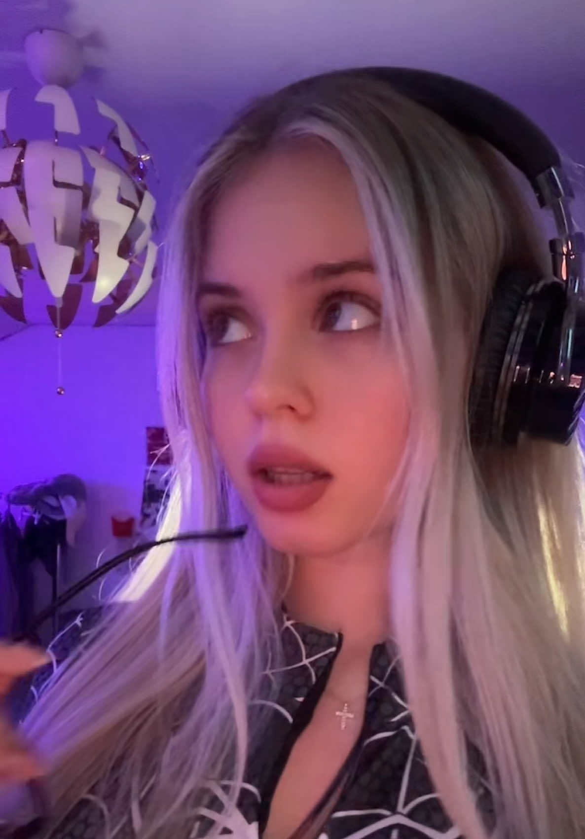 @poli.