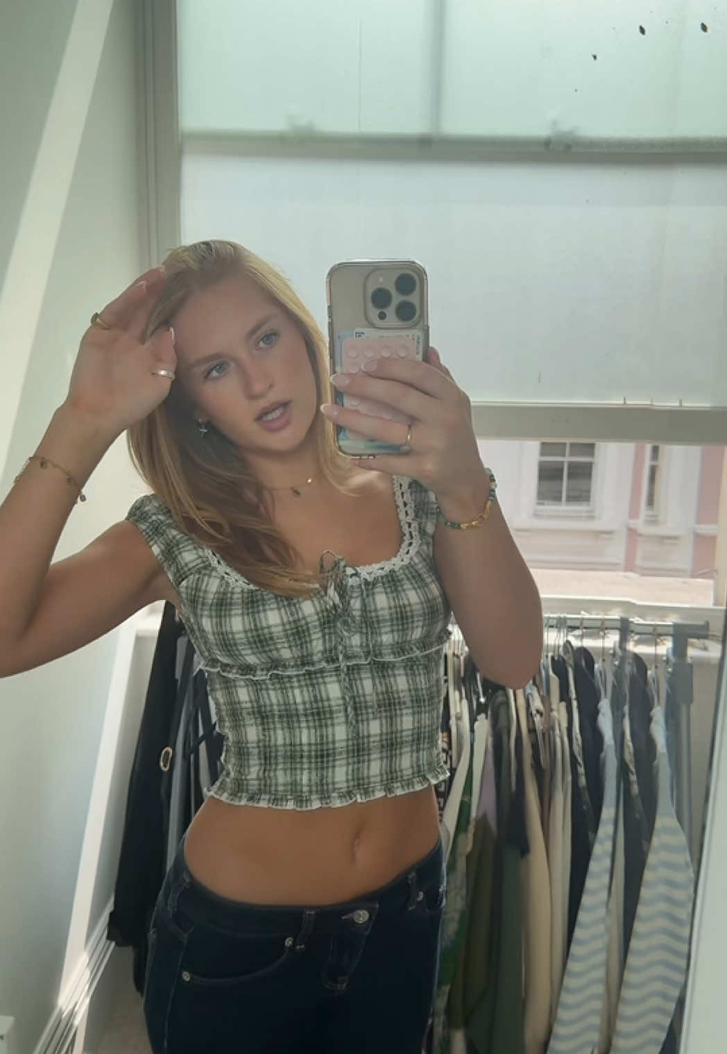 @PoppyWybrow