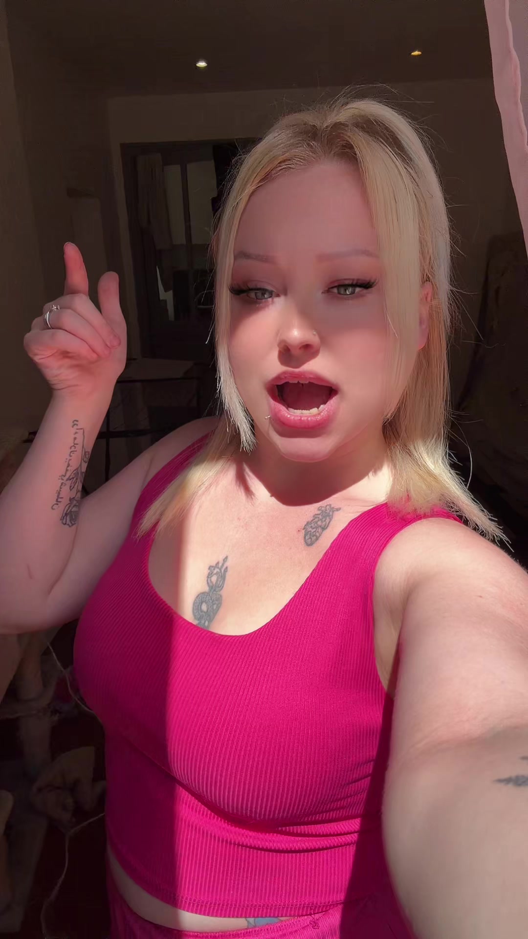 @Juste_Une_Blonde