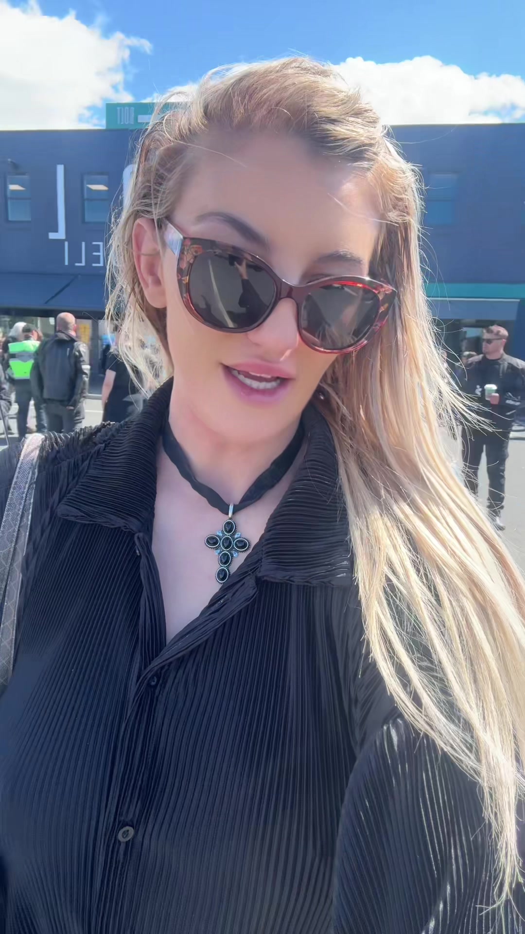 @leahmccourt