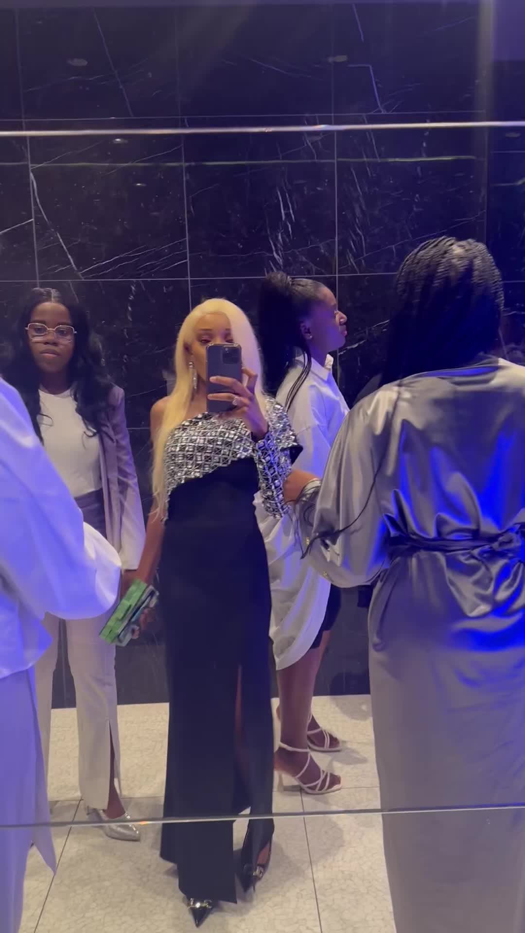 @Rubis enchant&eacute;e 💎