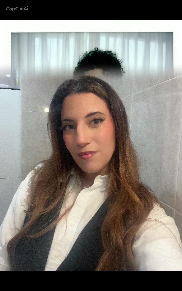 @María
