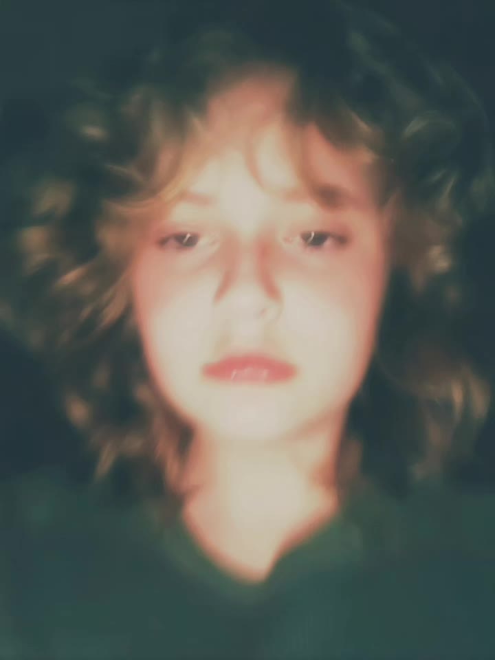 @b̶l̶u̶r̶r̶y̶f̶a̶c̶e̶
