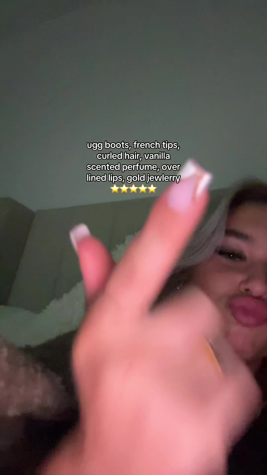 @Maisie x