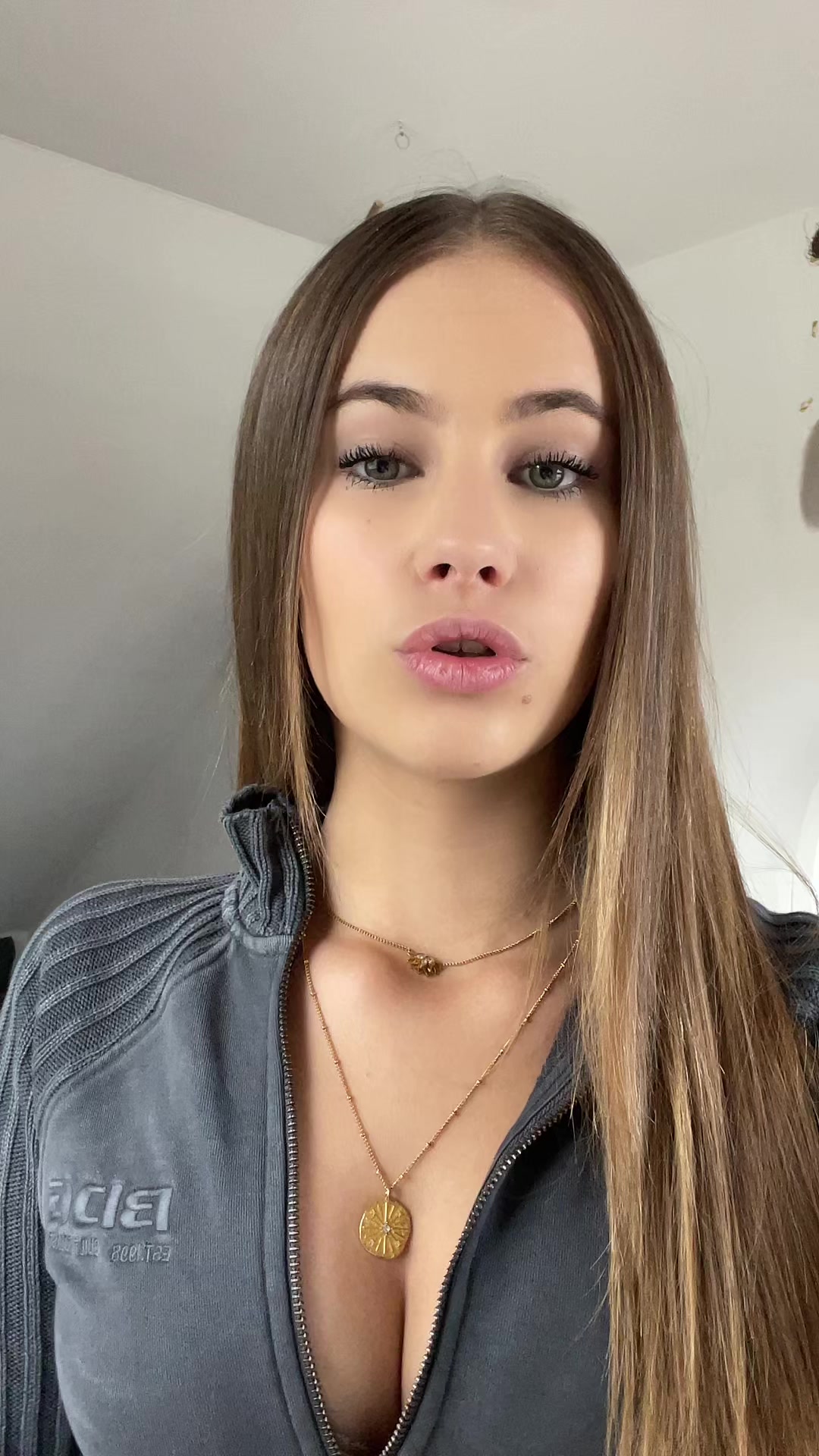 @Sophia