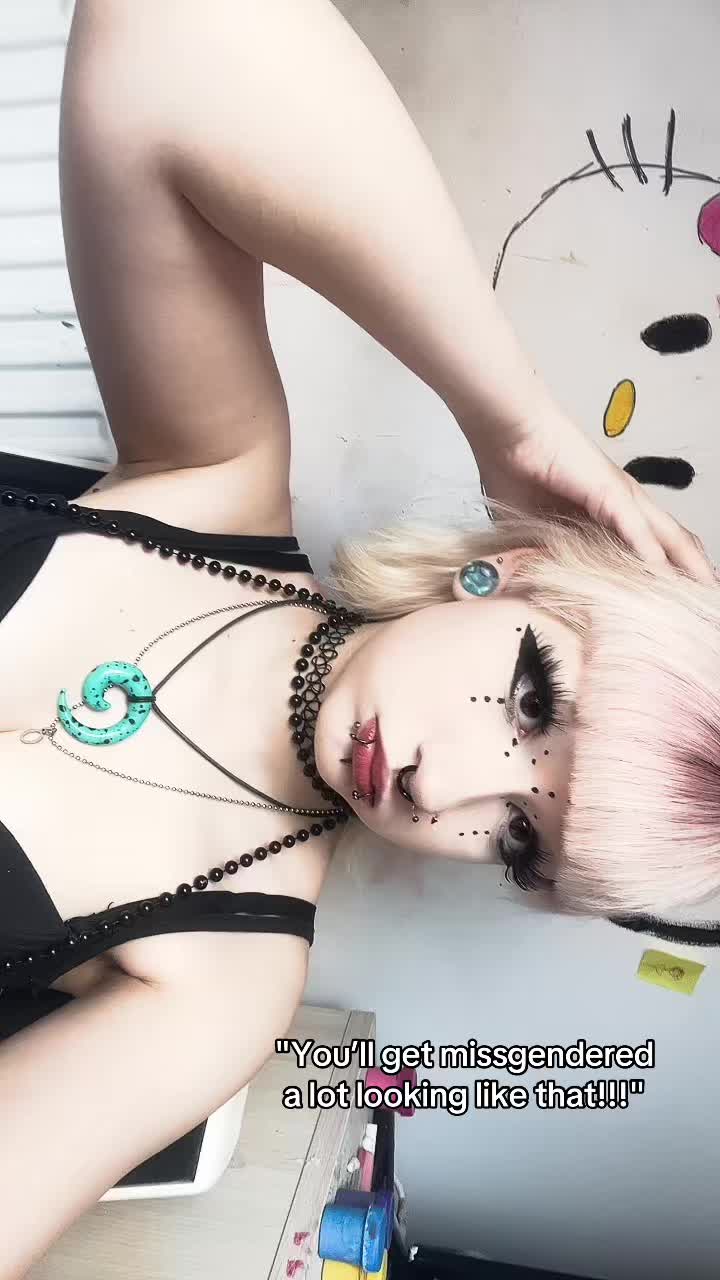 @KOᗰᑭOT ᒍᗩᑭKOᗯY🍎
