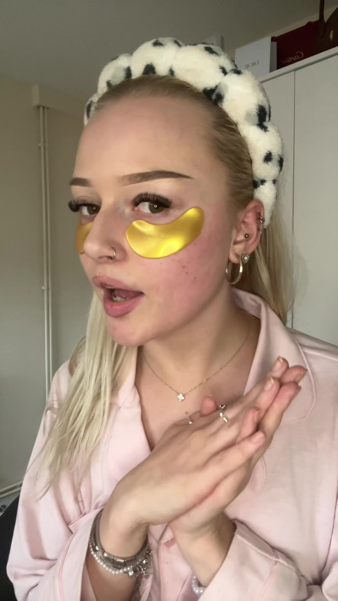@𝒦𝒾𝓇𝒶-𝐿𝑒𝒾𝑔𝒽 𝒷𝑒𝓋𝒶𝓃