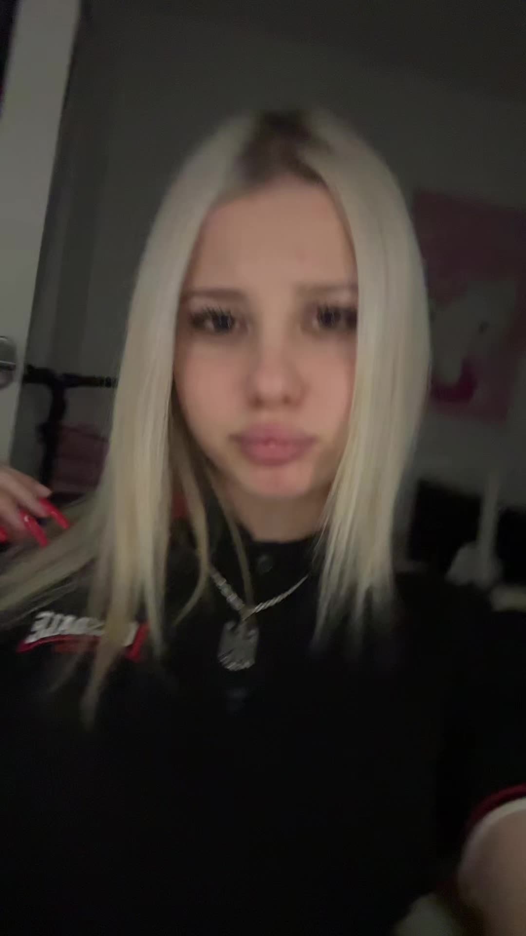 @ᛚᛖᛁᛚᚨ🇩🇪