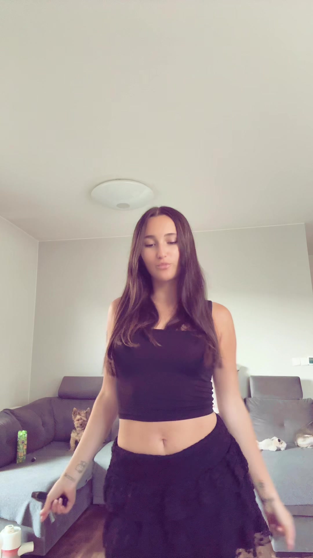 @ishowvanesska