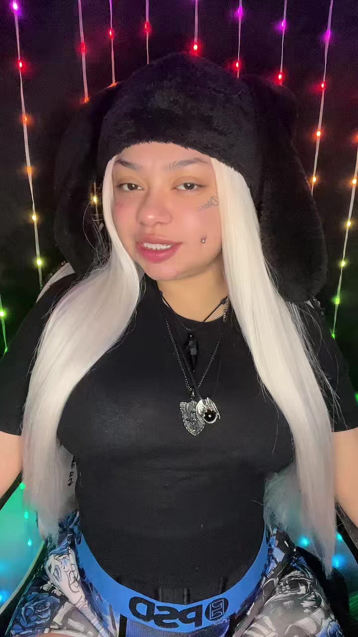 @🎰𝓂𝑒𝓁𝒶𝓃𝒾𝑒🖤✨