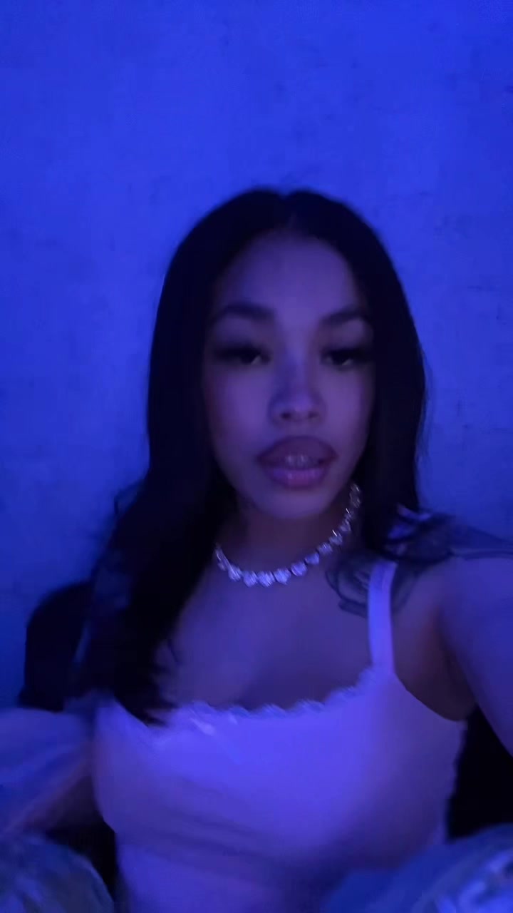 @yunglatinaa