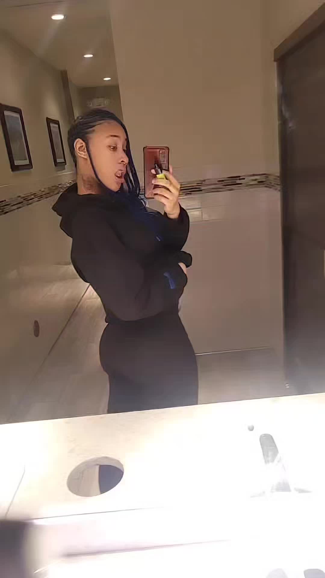 @Chyna💙
