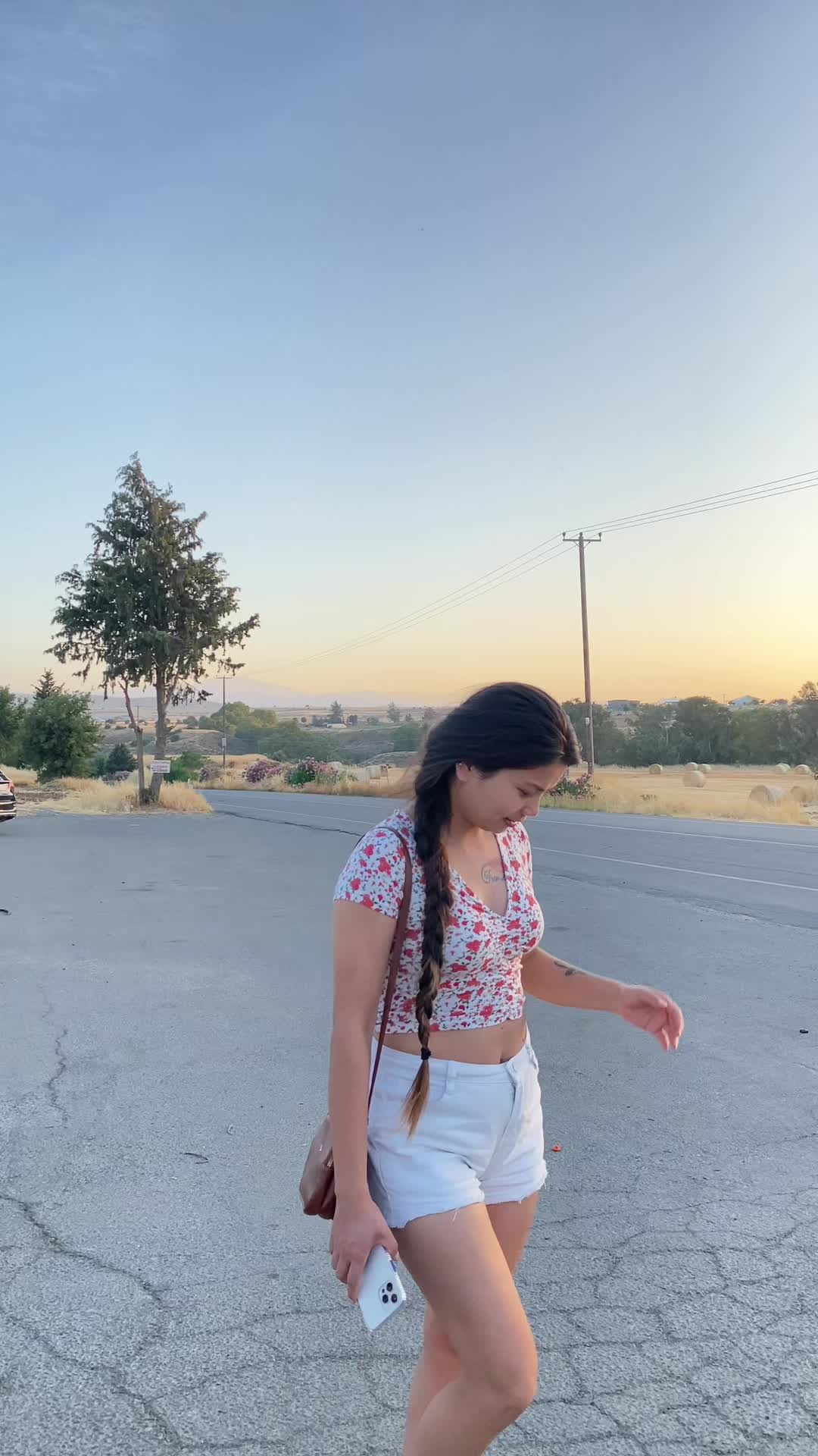 @Bella