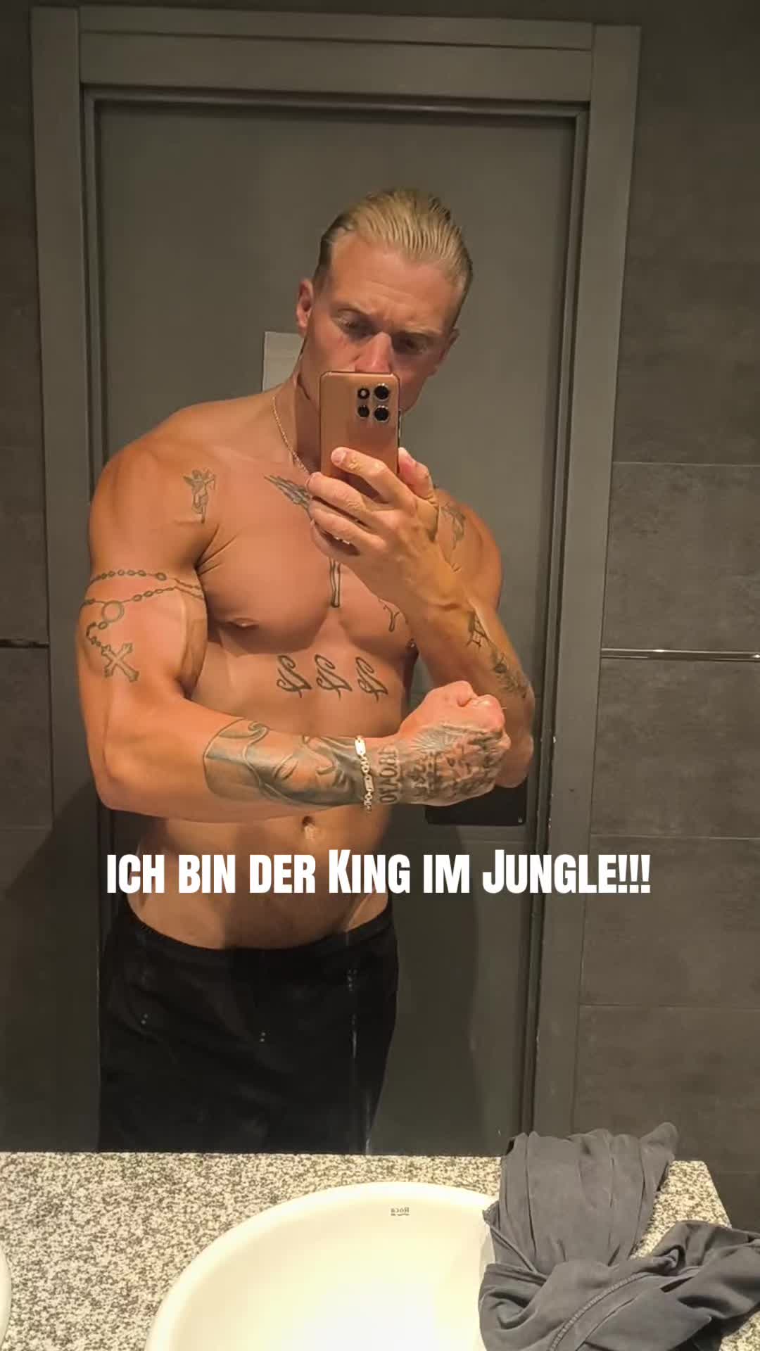 @KingJulien🤴🏼