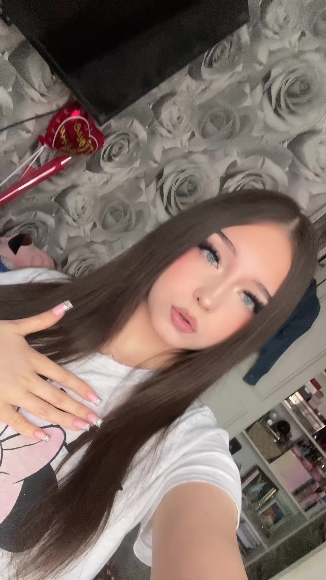 @♕