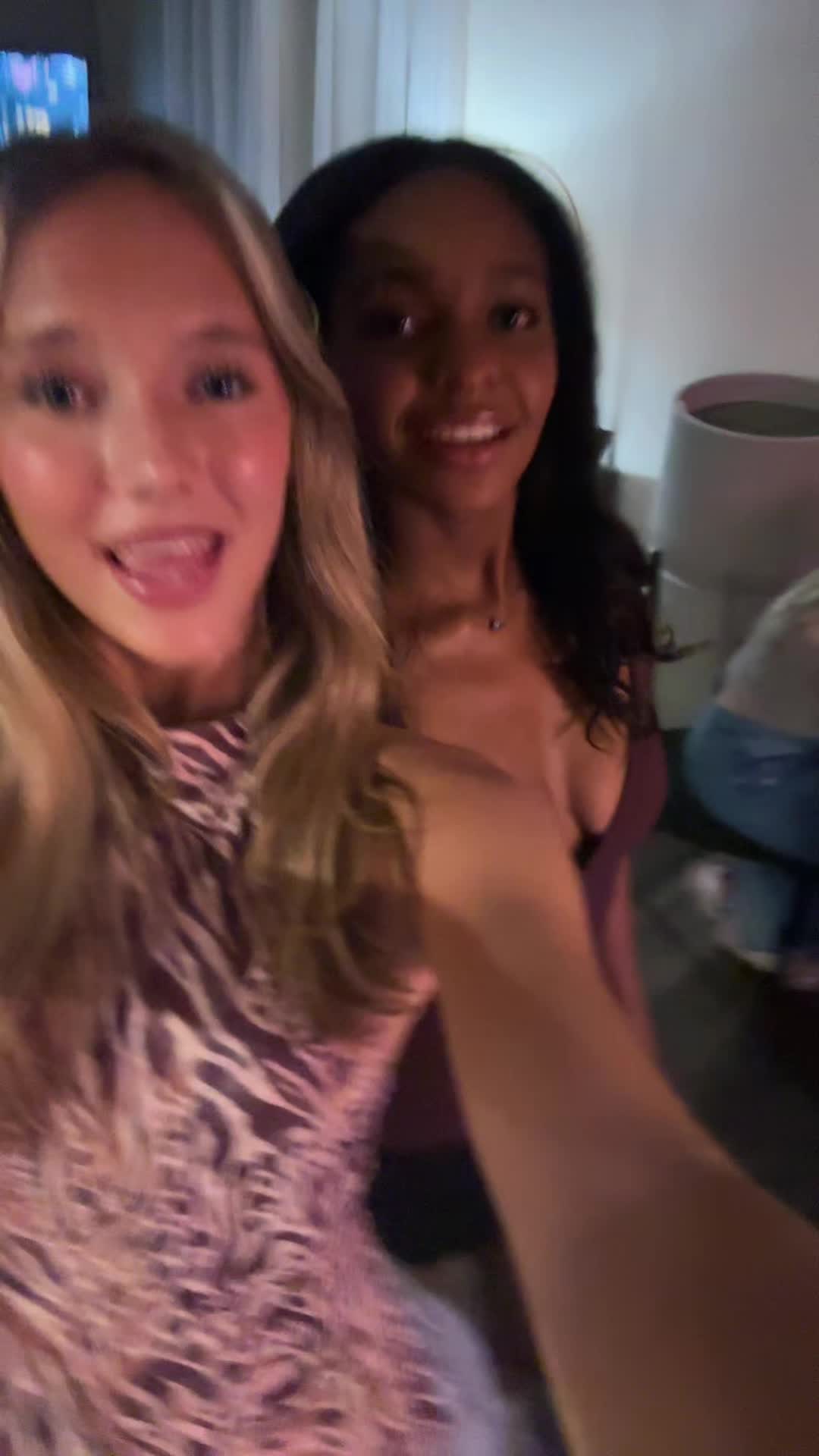 @laurenservine