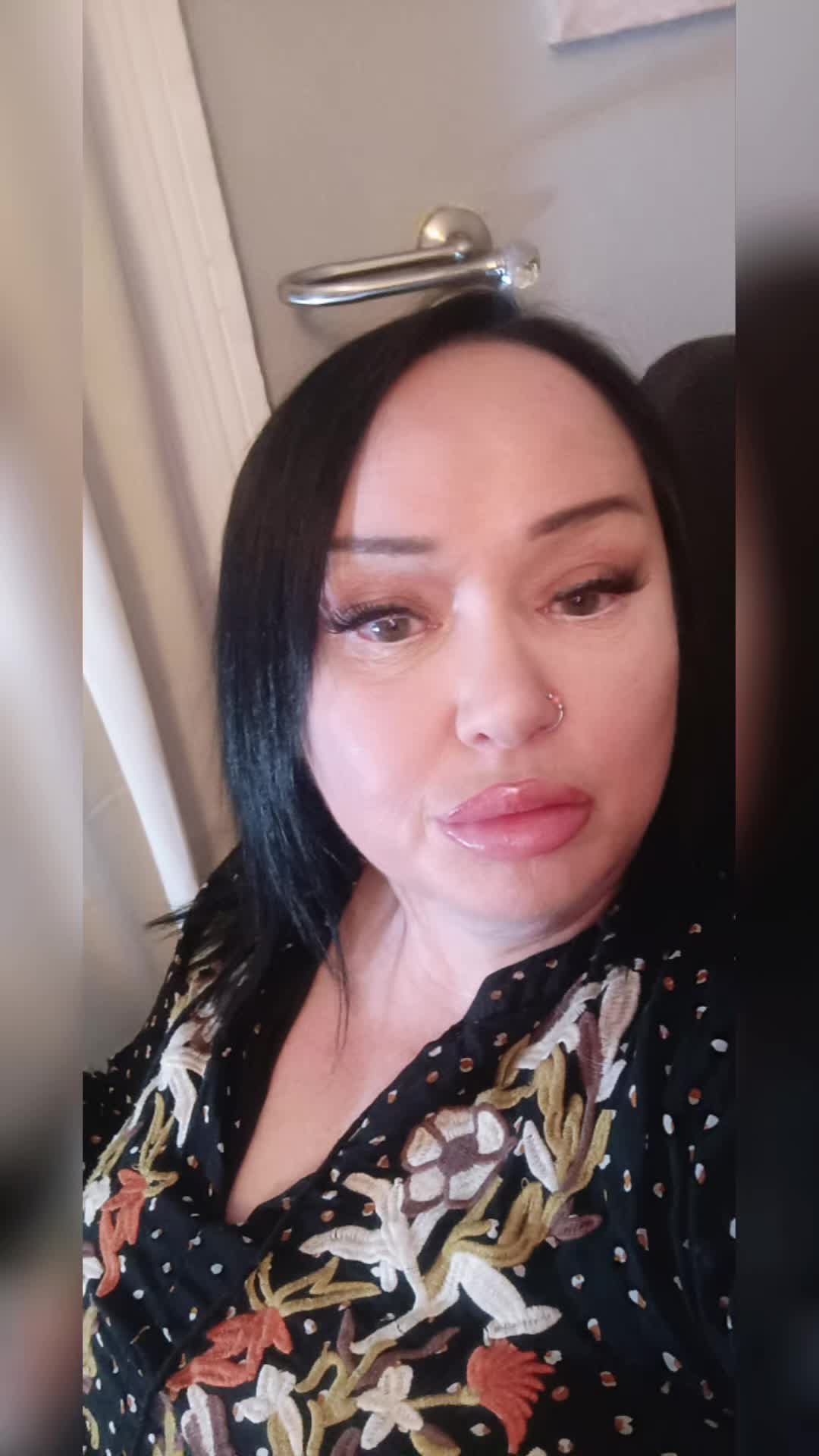 @crystalslippers_pixie👑Queen