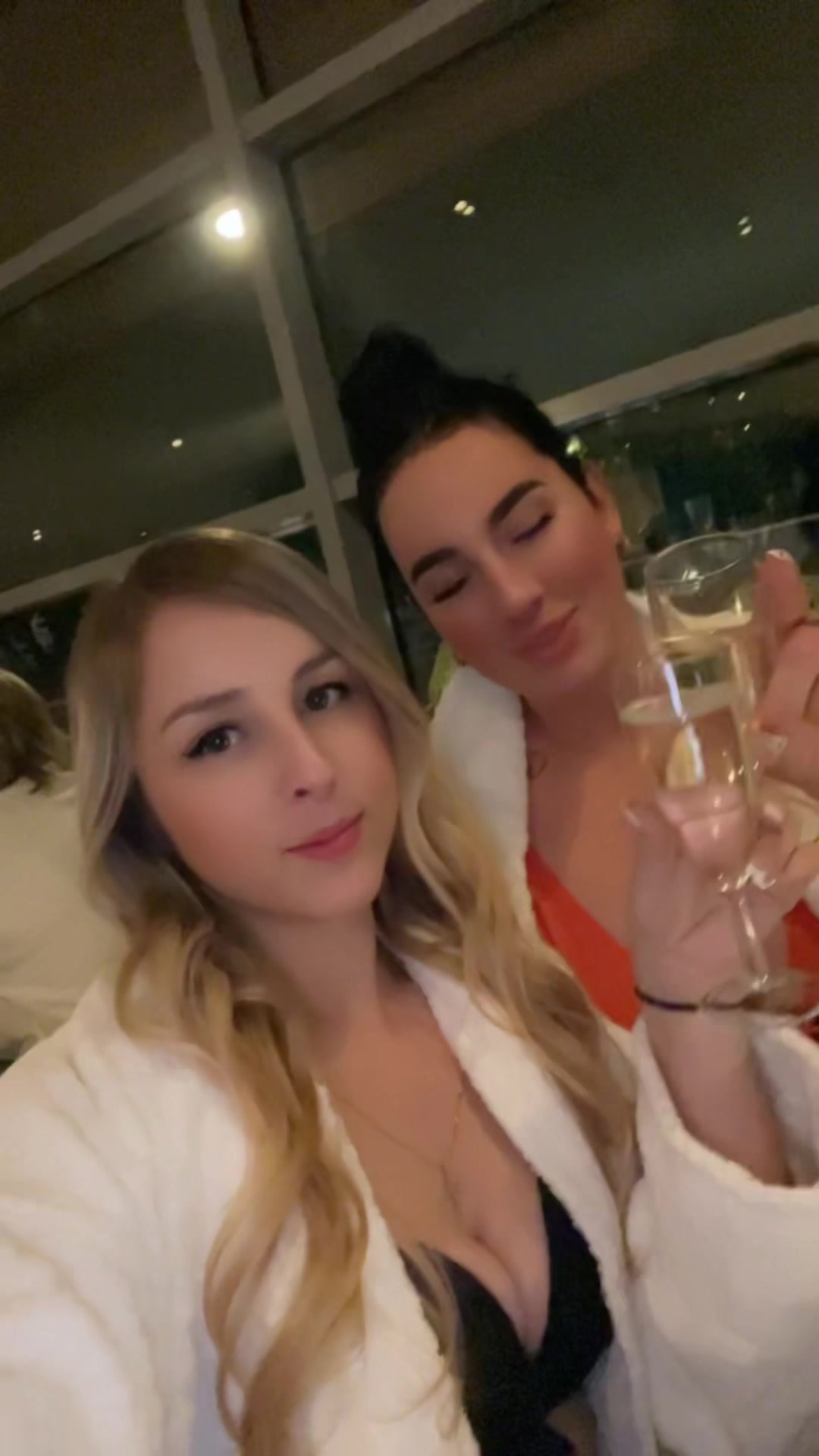 @Hollyyy