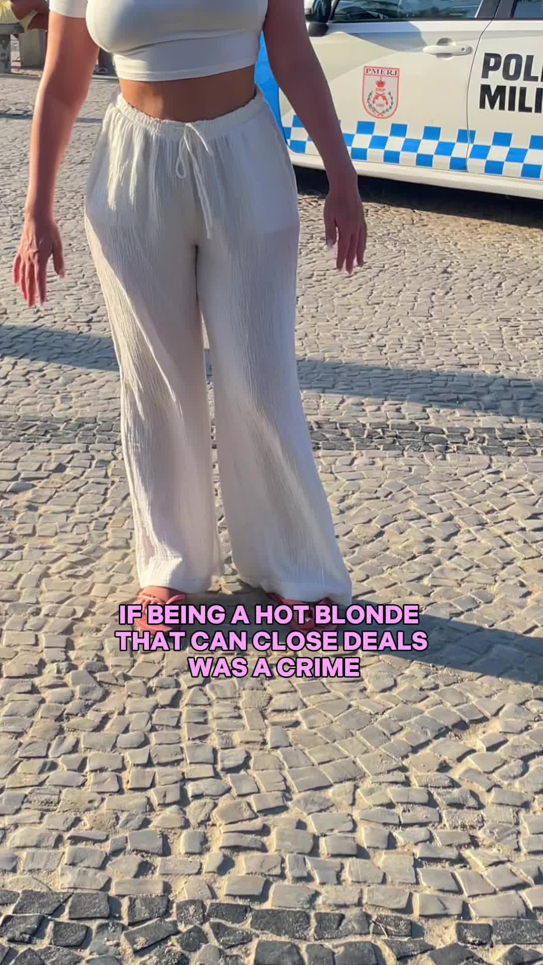 @IG: @salesgirlyangela