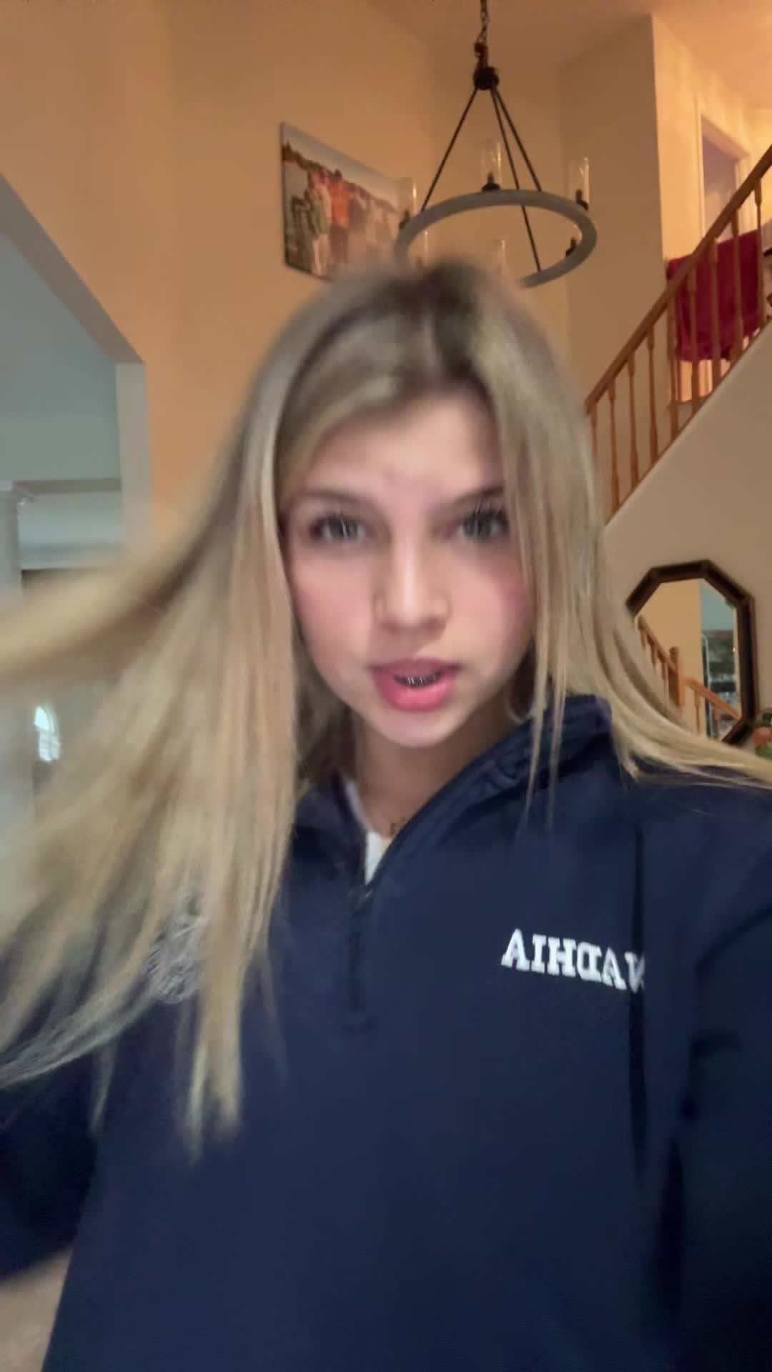 @nadhia