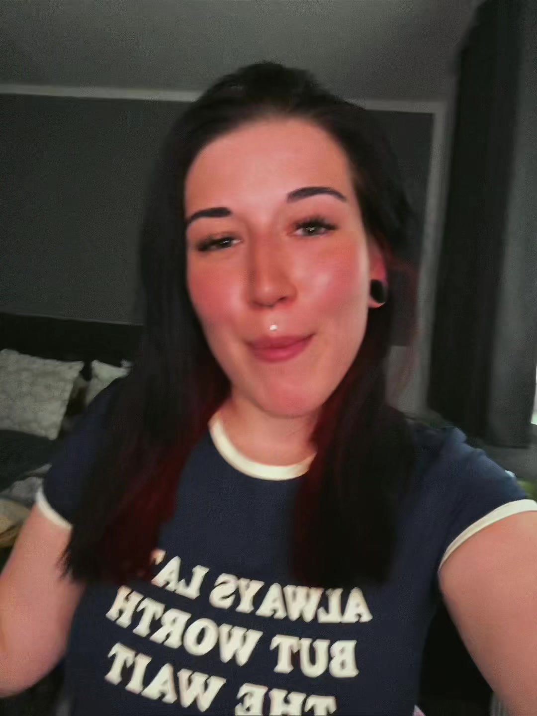 @laura