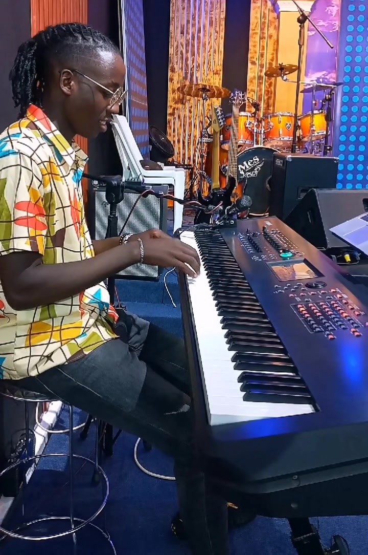 @Boni on the keyz