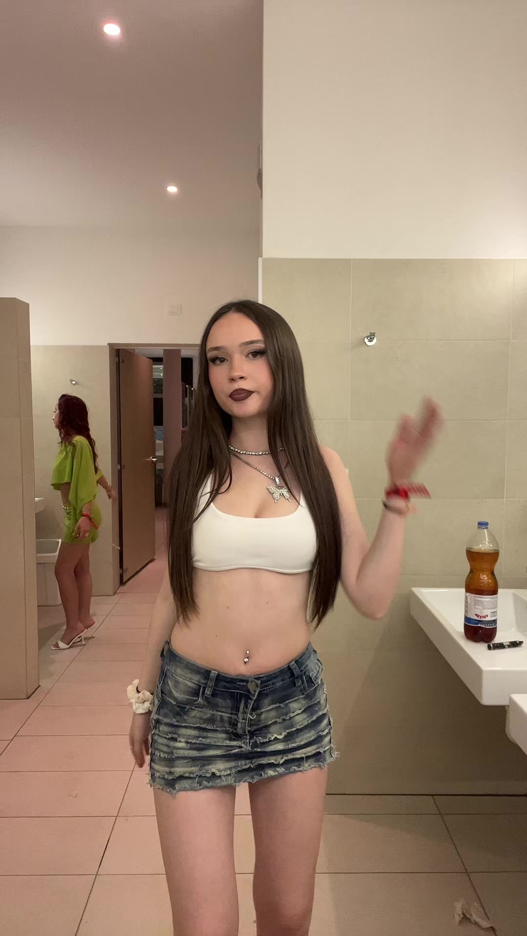 @viky🪮