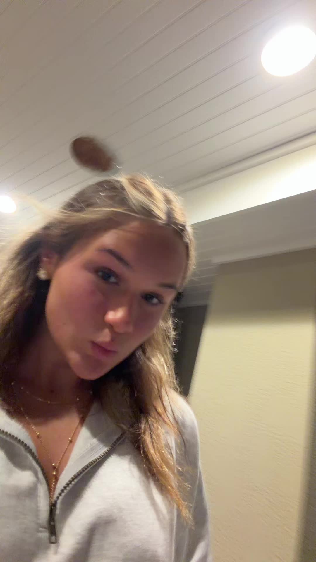 @Ella