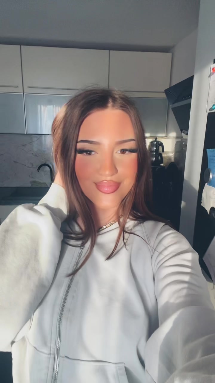 @ʜᴇʟᴇɴᴀ🇦🇱