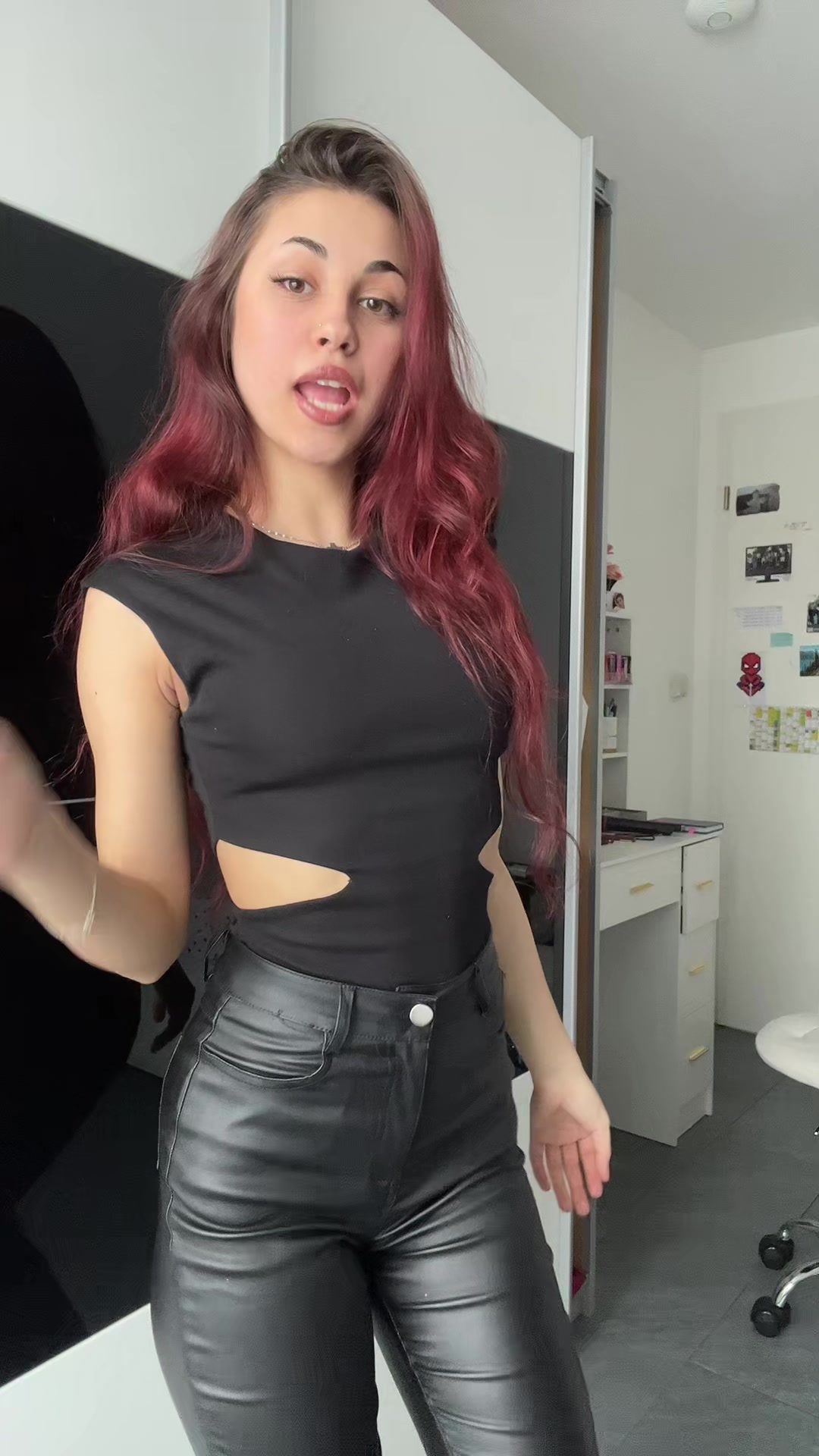 @𝒮‘