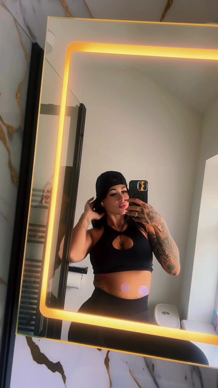 @🖤Valentina 🦂