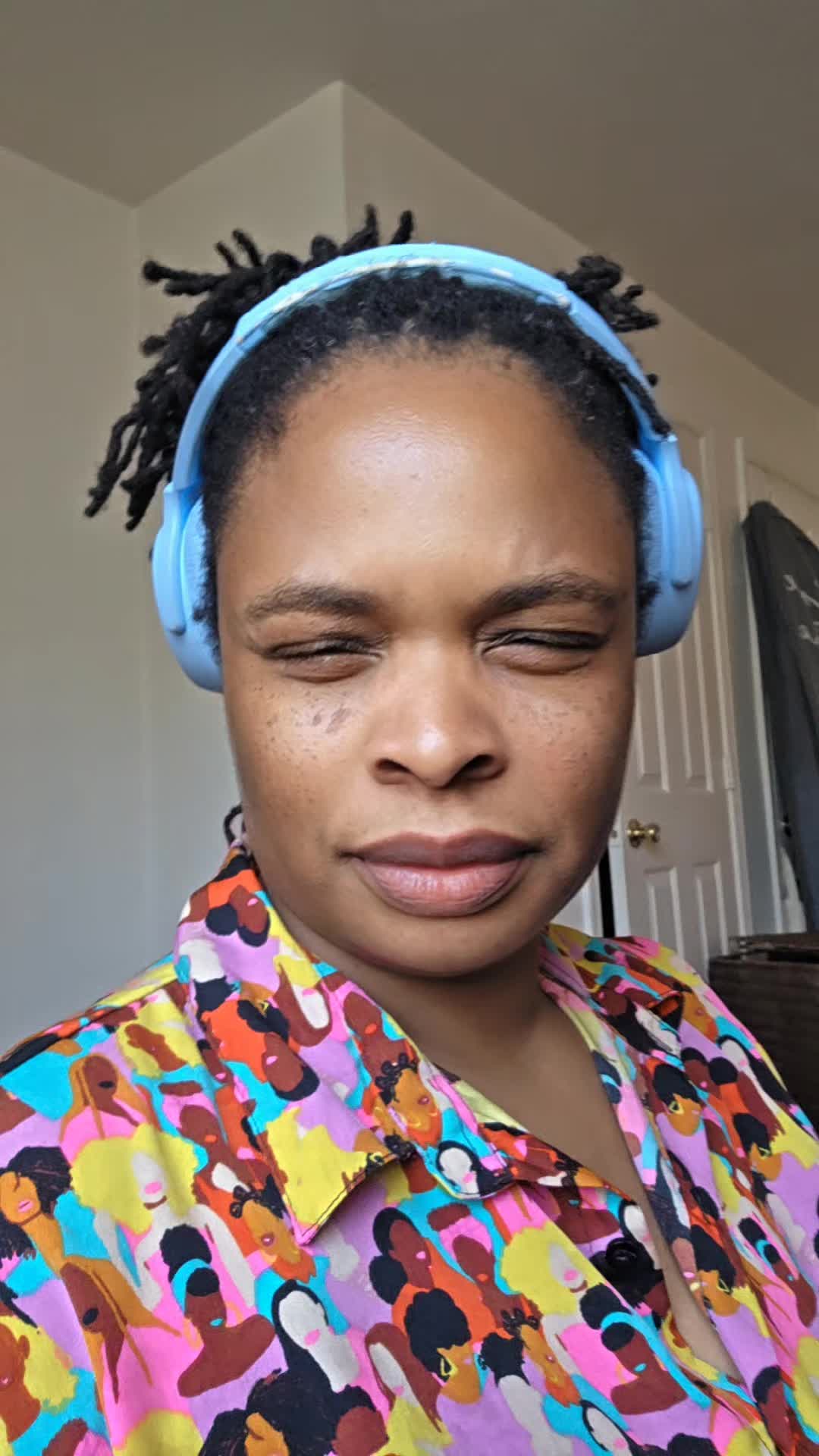 @TeeTeeReacts|Commissions open