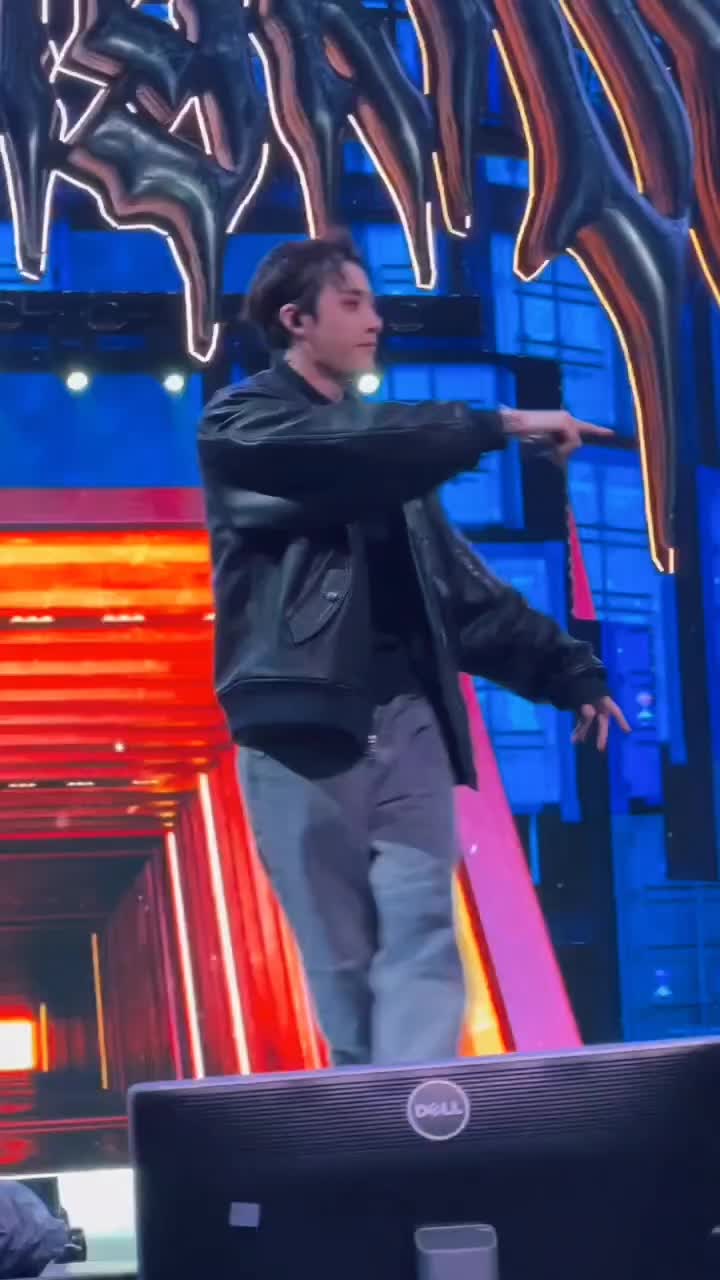 @𝓫𝓵𝓾𝓮𝓶𝓸𝓸𝓷 ✨