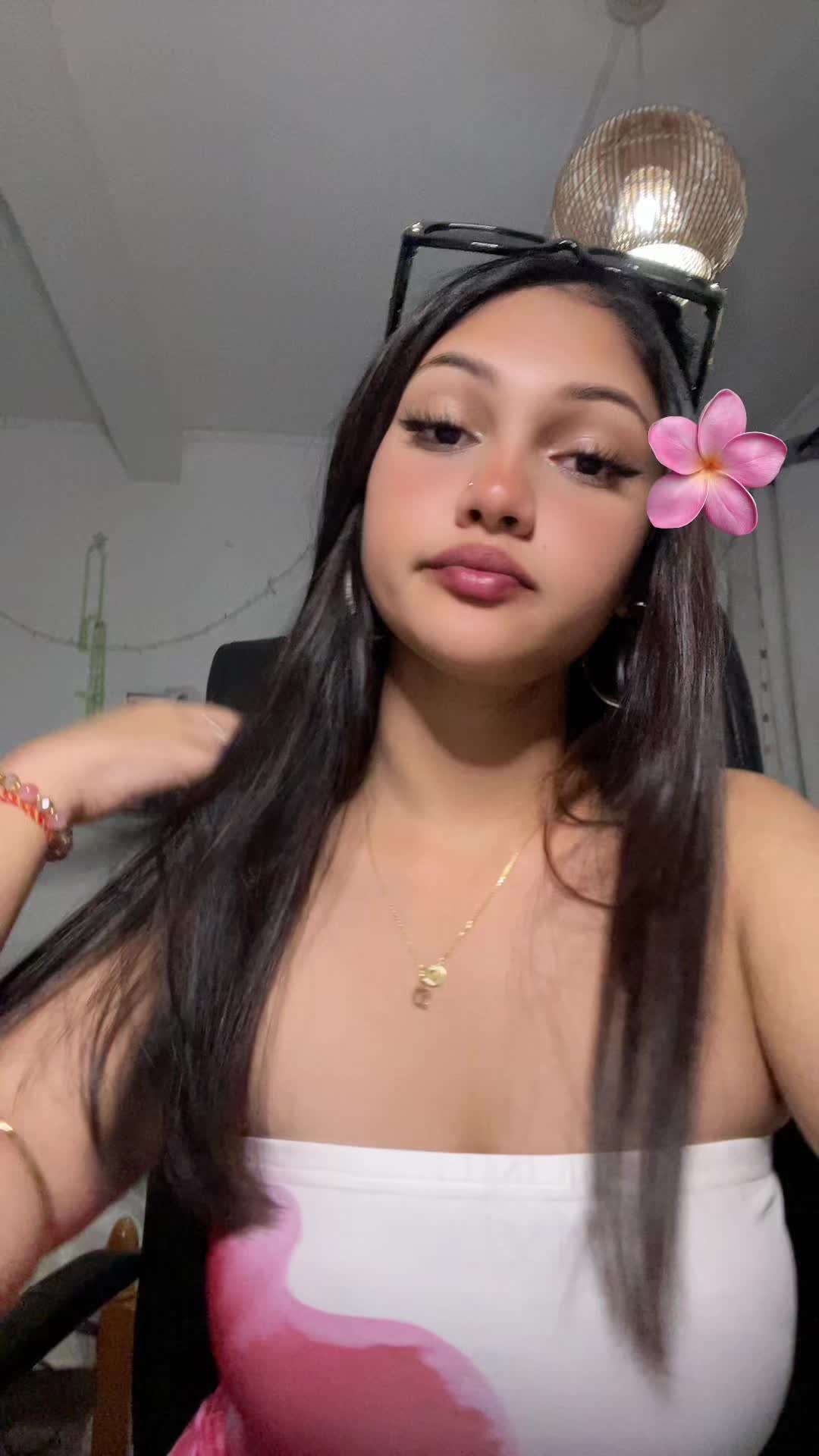 @𖣂