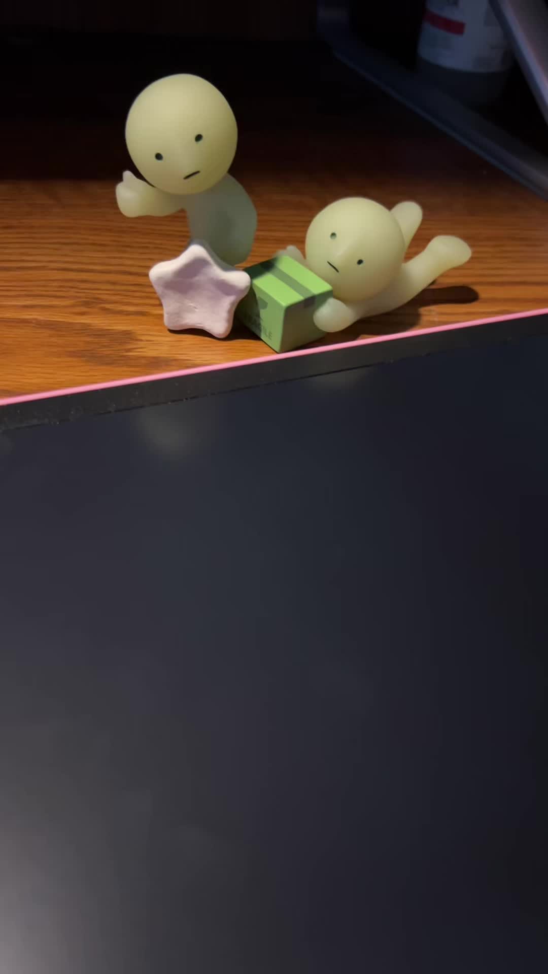 @Di (⌐■_■)