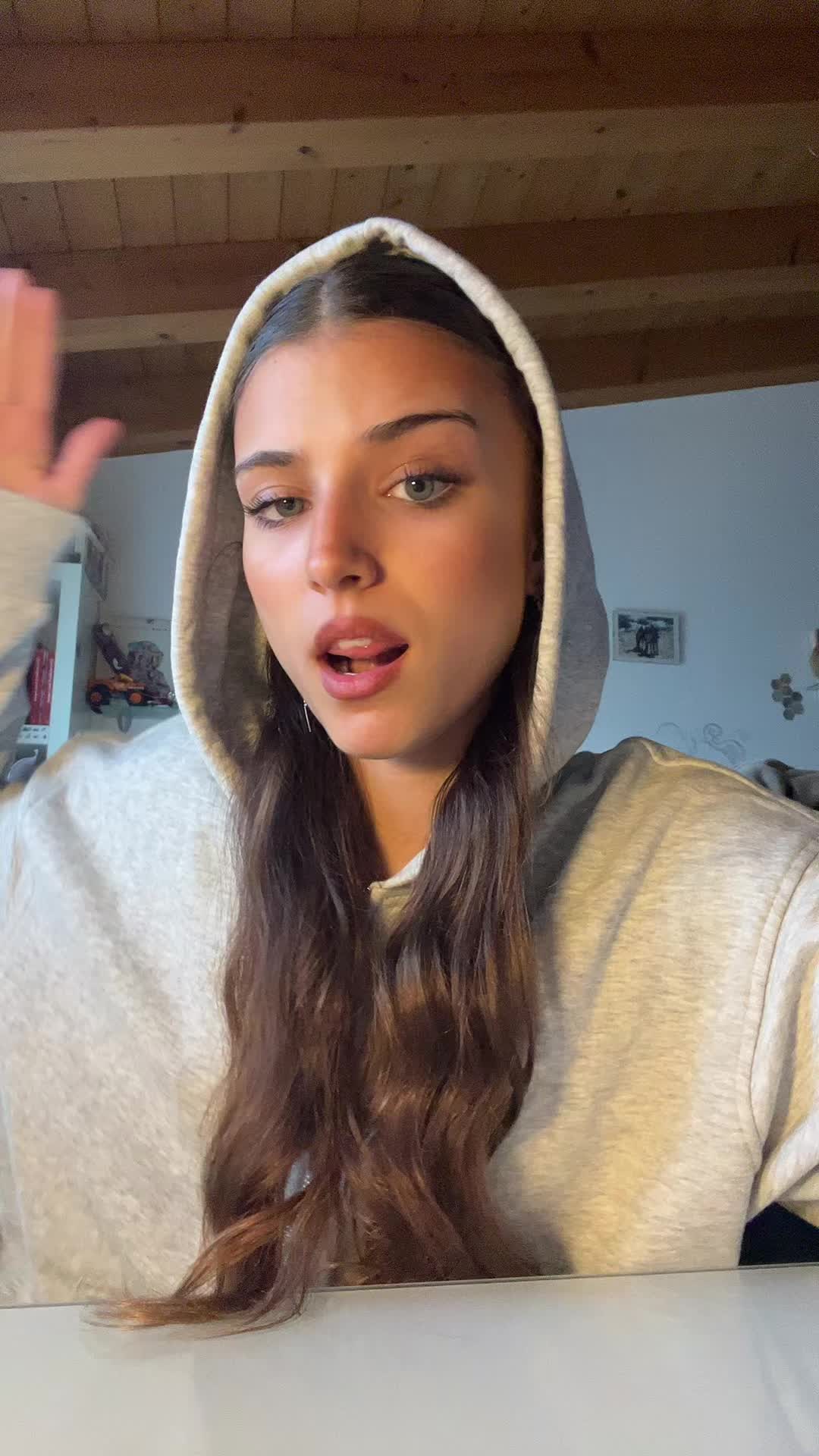 @𝓽𝓱𝓮𝓪.