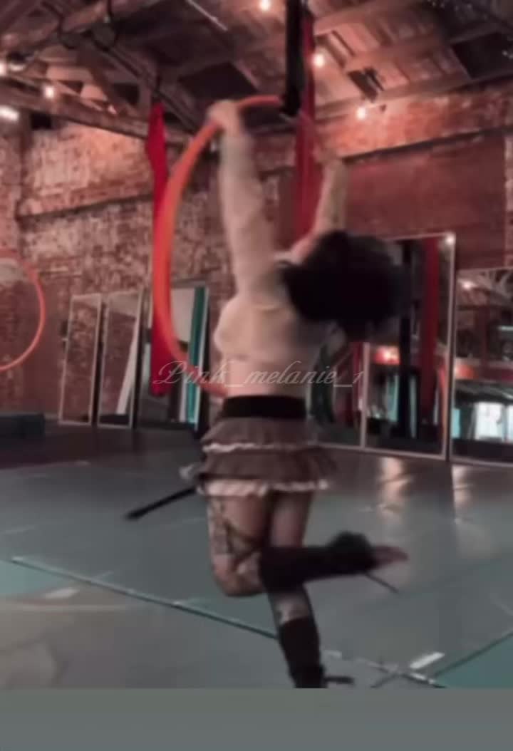 @Pink_melanie_1
