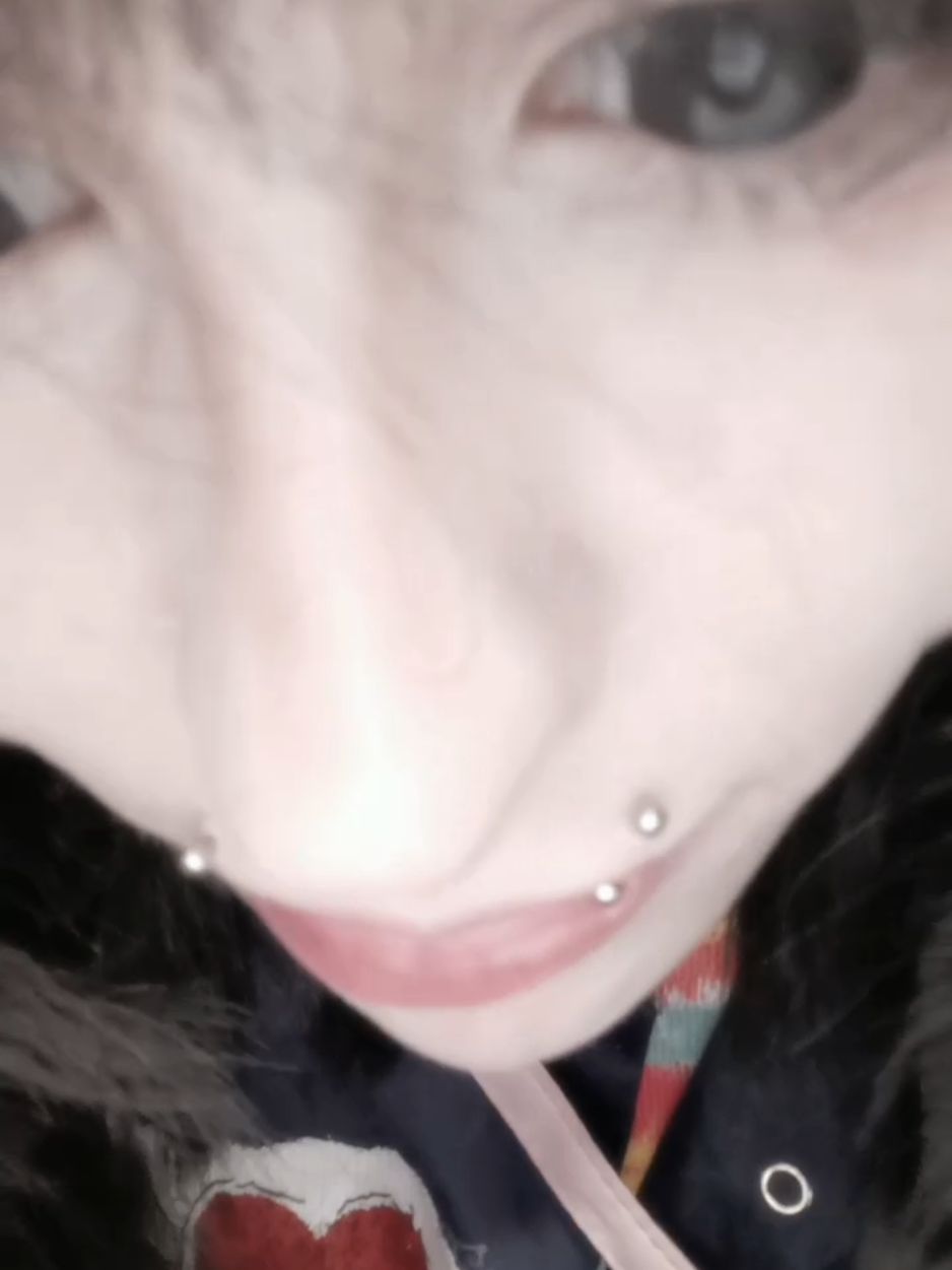 @𝒔𝒊𝒍𝒍𝒚 𝒈𝒖𝒚 (≧▽≦)