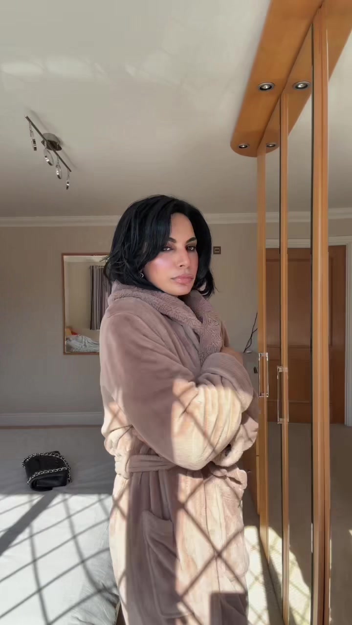 @Looks_by_ridgey