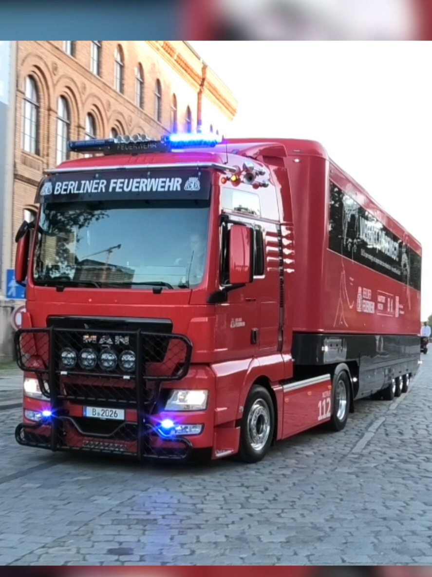 @Blaulicht_Nico